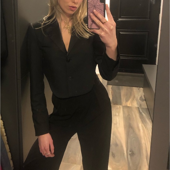 selling this cropped zara blazer! - Picture 1 of 5